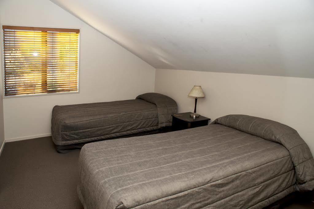 The Moorings Motel And Apartments Wanaka Exterior foto
